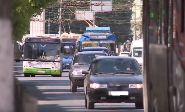 Выделенные полосы для общественного транспорта на Первомайском проспекте и Московском шоссе оставят