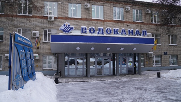 У здания «Водоканала» ветром сорвало крышу