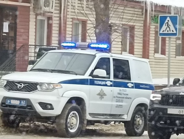 Рязанские полицейские задержали женщину, работавшую на мошеннический колл-центр