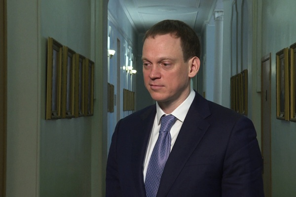 Губернатор поручил отменить закупку автомобиля для Фонда капремонта