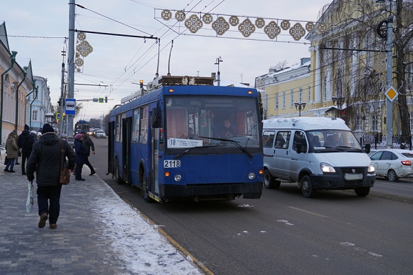 Специалисты «УРТ» устраняют последствия обрыва контактной сети на Первомайском проспекте