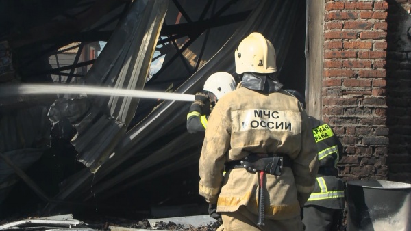 9 человек тушили пожар в Клепиковском районе