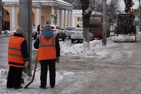 Дополнительные бригады выйдут на уборку города от снега