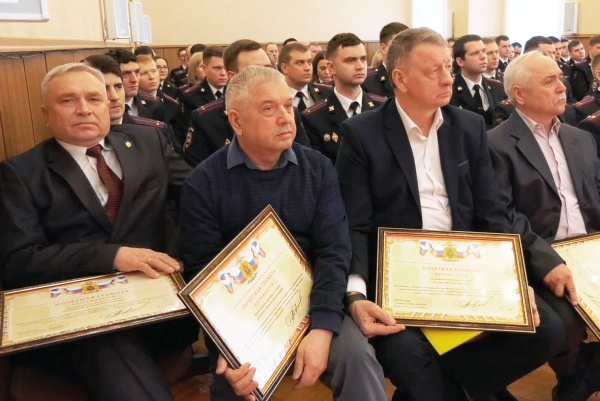 Сотрудники и ветераны службы по борьбе с экономическими преступлениями получили награды