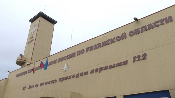 В Рязани горела хозпостройка