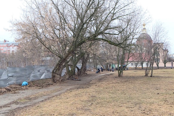 В ЦПКиО прошел субботник 