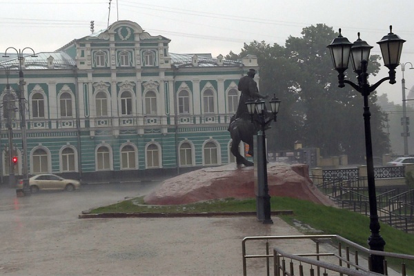 МЧС выпустило метеопредупреждение о дожде и ветре 