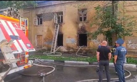 На улице Фурманова в Рязани горел нежилой дом
