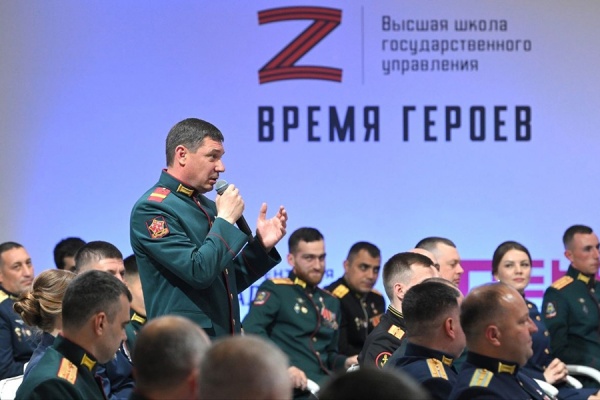 Участники программы «Время героев» получили наставников