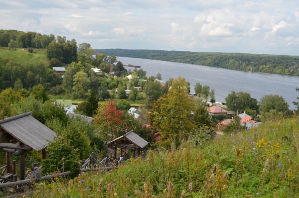 Погода на завтра в регионе:  кратковременный дождь и +25°С