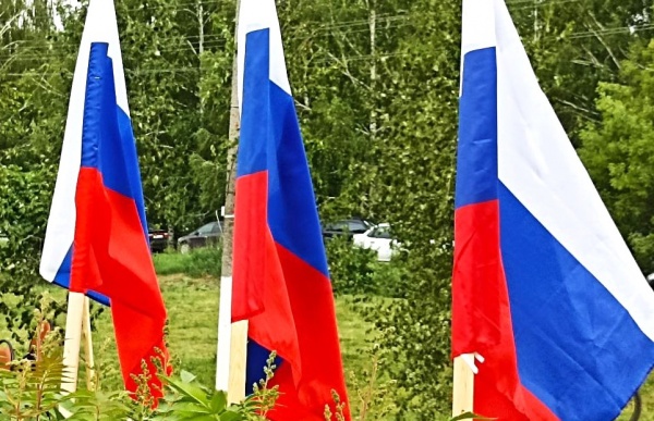 В честь 929-летия Рязани в кремле развернули 50-метровый российский флаг