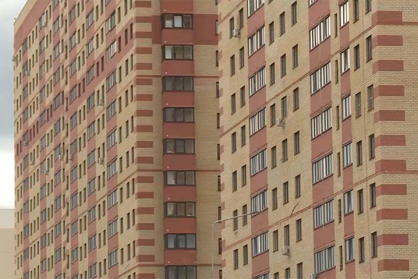 В Пронском районе пятерым сиротам вручили ключи от квартиры