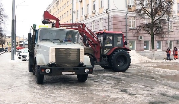 Виталий Артемов распорядился полностью очистить дороги накануне морозов