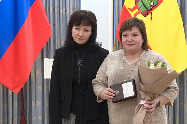 Девять лучших наставников получили почётные знаки Губернатора