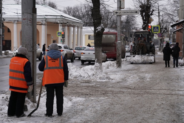 За два дня в Рязани обработали от гололёда 170 улиц