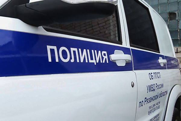 Рецидивист обокрал рязанца в торговом центре