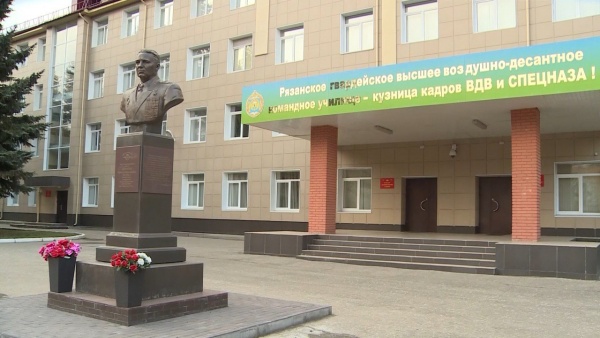 Генерал-майору Евгению Никитину присвоено звание Героя России