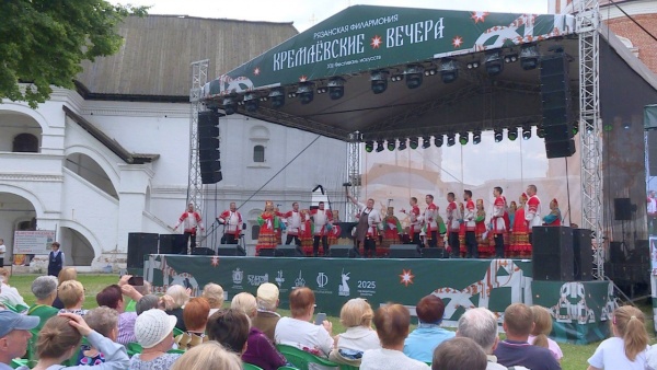 Фестиваль «Кремлёвские вечера» открылся концертом в честь Дня России