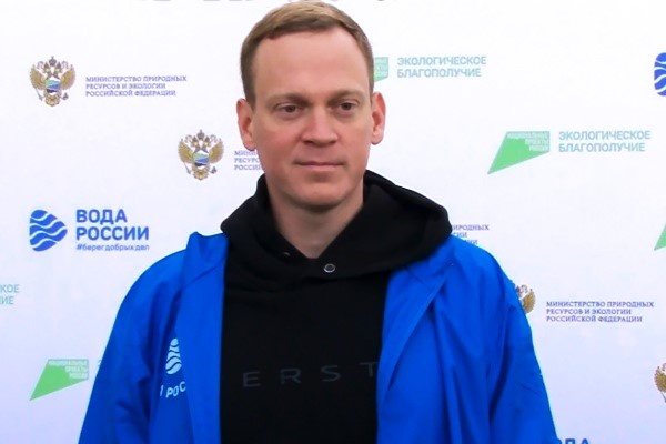 Павел Малков принял участие в высадке кленов в центре Рязани