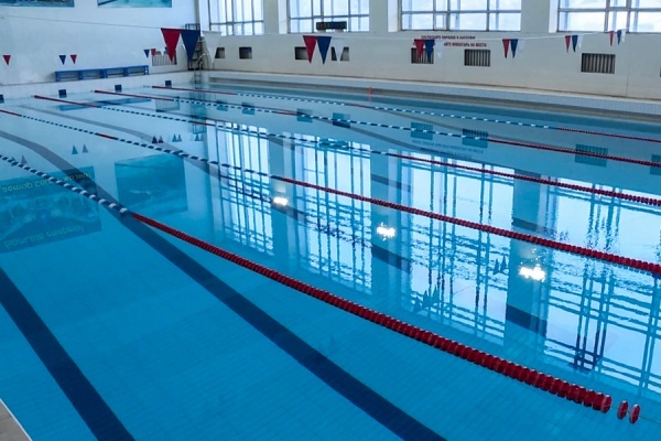 Во флагманской школе в Мервине построили чашу бассейна