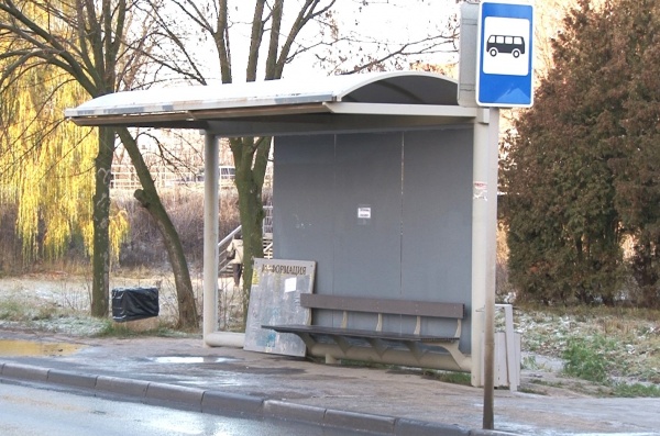 46-летний мигрант-вандал разгромил остановку в Рязани