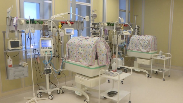 Из перинатального центра готовятся выписать самую крохотную новорожденную