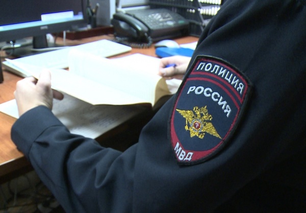 Жительница Рыбновского района под угрозой ножа требовала у знакомой продолжения банкета