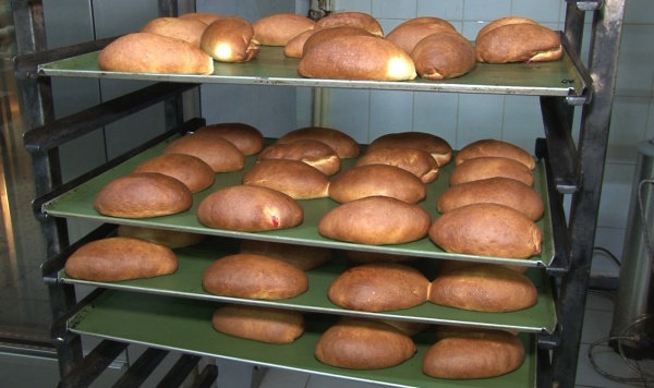 Рязанки испекли пирожки для военных, лечащихся в местных больницах