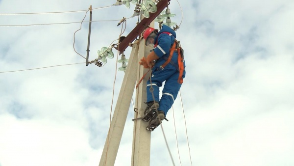 Рязанским энергетикам передали 14 УАЗов