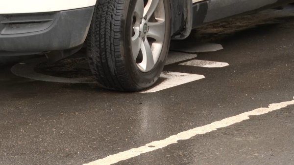 Автомобилистов просят убрать машины от дома на улице Новоселов в Рязани