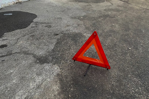 В Старожиловском районе автомобиль съехал в кювет, пострадала женщина