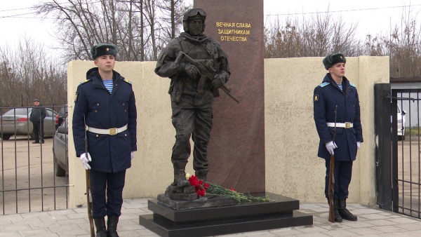 На Богородском кладбище почтили память неизвестного солдата