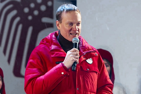 Павел Малков зажёг главную ёлку Новогодней столицы