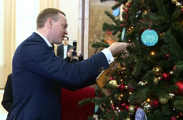 Павел Малков исполнит три детских новогодних желания 