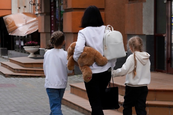 С 1 января в России вводятся дополнительные меры поддержки семей с детьми