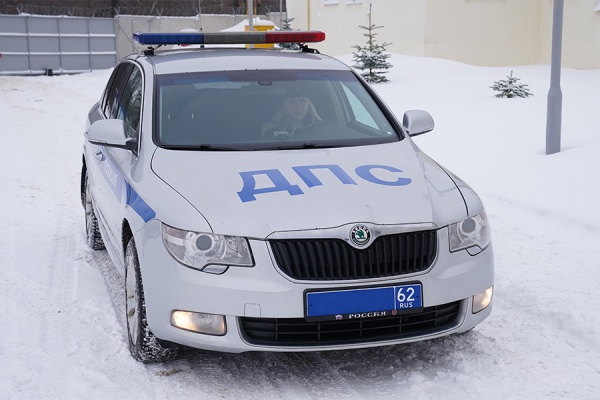 ГИБДД предупреждает о наказании за привязанную к машине «ватрушку»