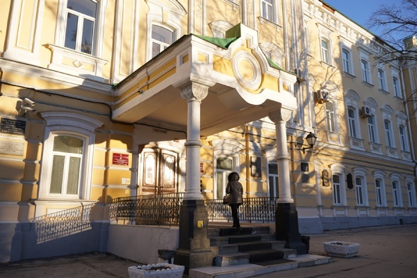 Представители Индии и Китая участвуют в работе школы перевода в РГУ