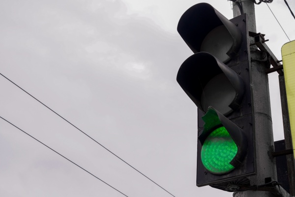 На улице Островского временно перекроют проезжую часть 