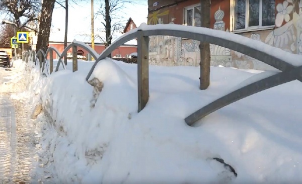 «Народный контроль» выявил недостатки на улицах, по которым школьники идут на занятия