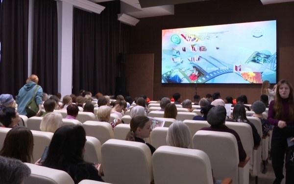 В российских кинотеатрах покажут фильм про детский дом и связь поколений