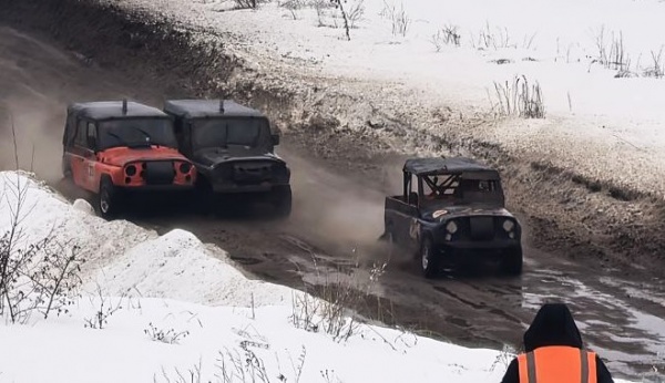 Более 70 машин приняли участие в чемпионате по автокроссу под Рязанью 