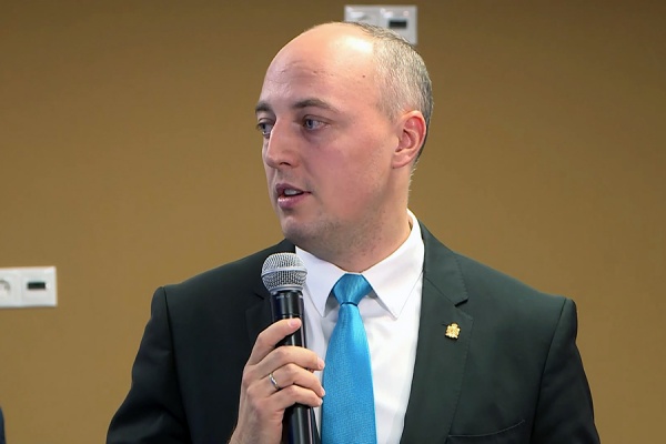 Артём Бранов: «Темпы уборки снега на отдельных участках недостаточные»