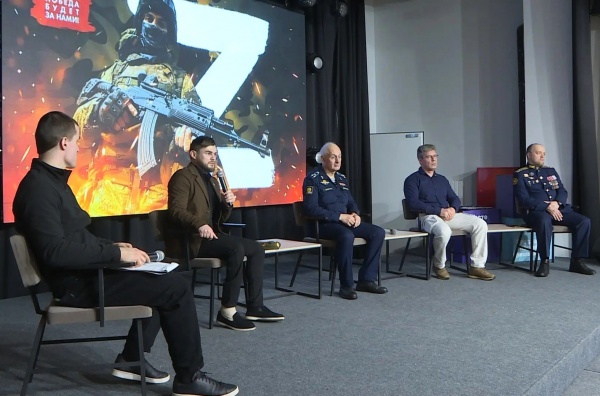 Ветераны СВО рассказали школьникам о мужестве сослуживцев