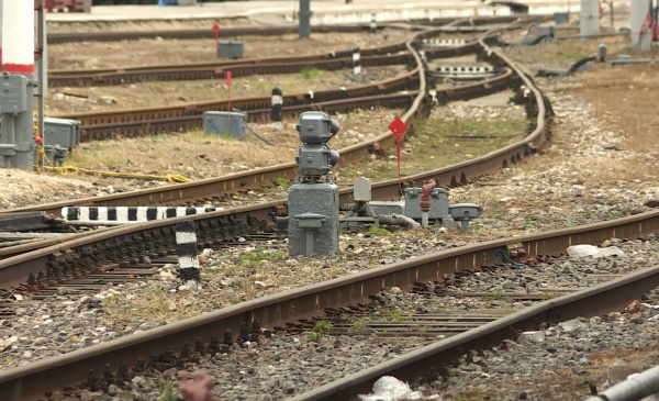 Четыре грузовых электровоза российского производства поступили в локомотивное депо «Рыбное»