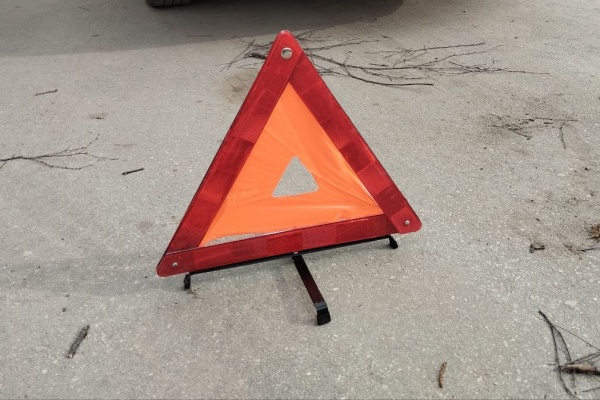 Два человека получили травмы в ДТП с грузовиком