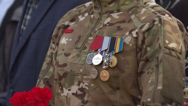 Павел Малков вручил награды бойцам, находящимся в зоне СВО