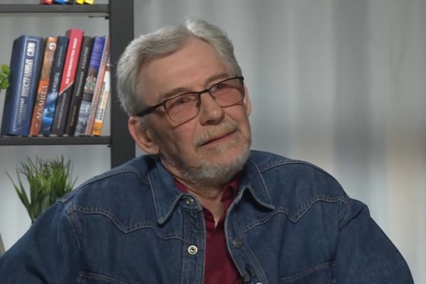 «Разные люди»: театральный режиссер и педагог Роман Маркин