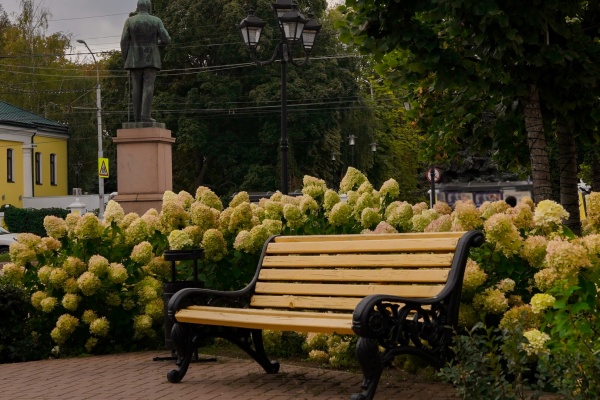 В Рязани продолжается уборка парков и скверов 