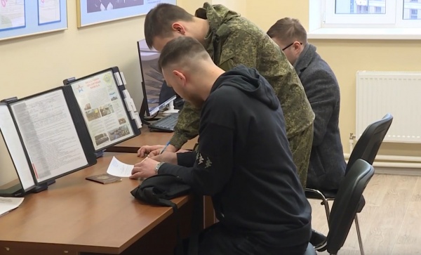 Участникам СВО, заключившим контракт с 1 мая, простят просроченные кредиты
