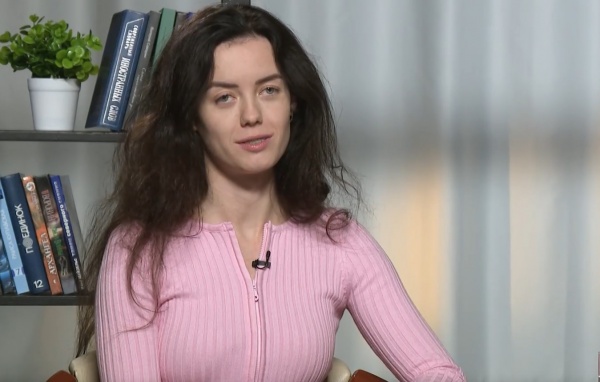«Разные люди»: основатель школы воздушной гимнастики Вера Минцева